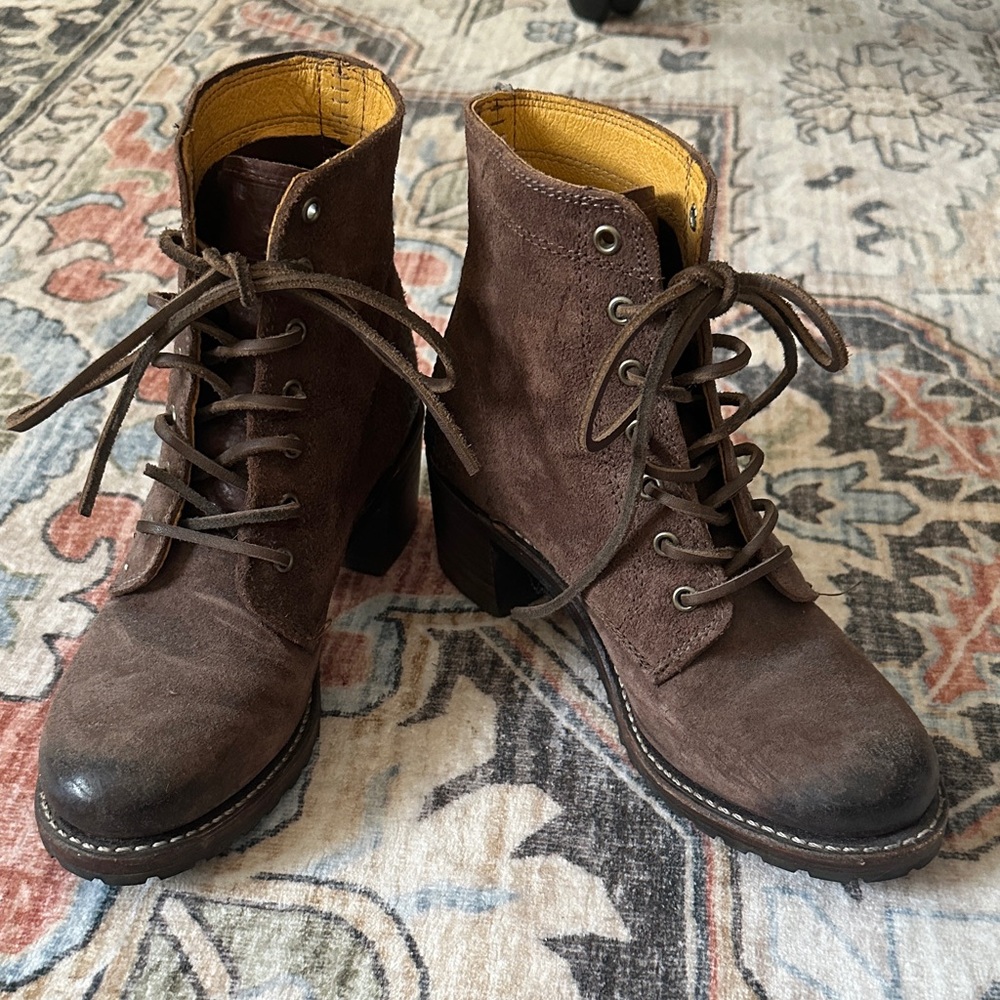 Frye Sabrina Dark Brown Lace-Up Boots